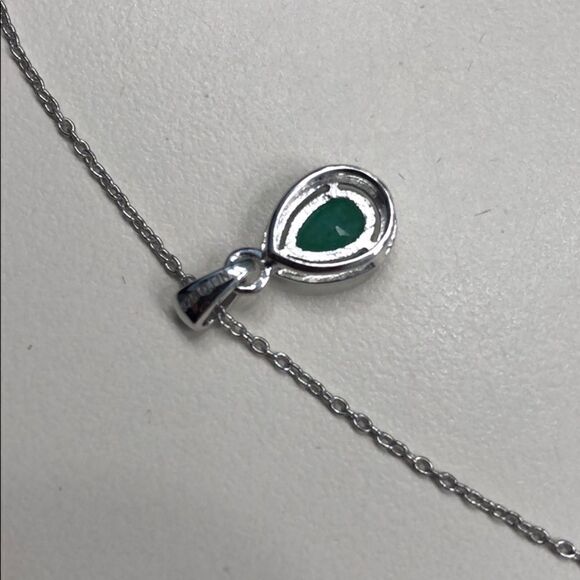 Silver and Green Teardrop Necklace - Picture 6 of 8